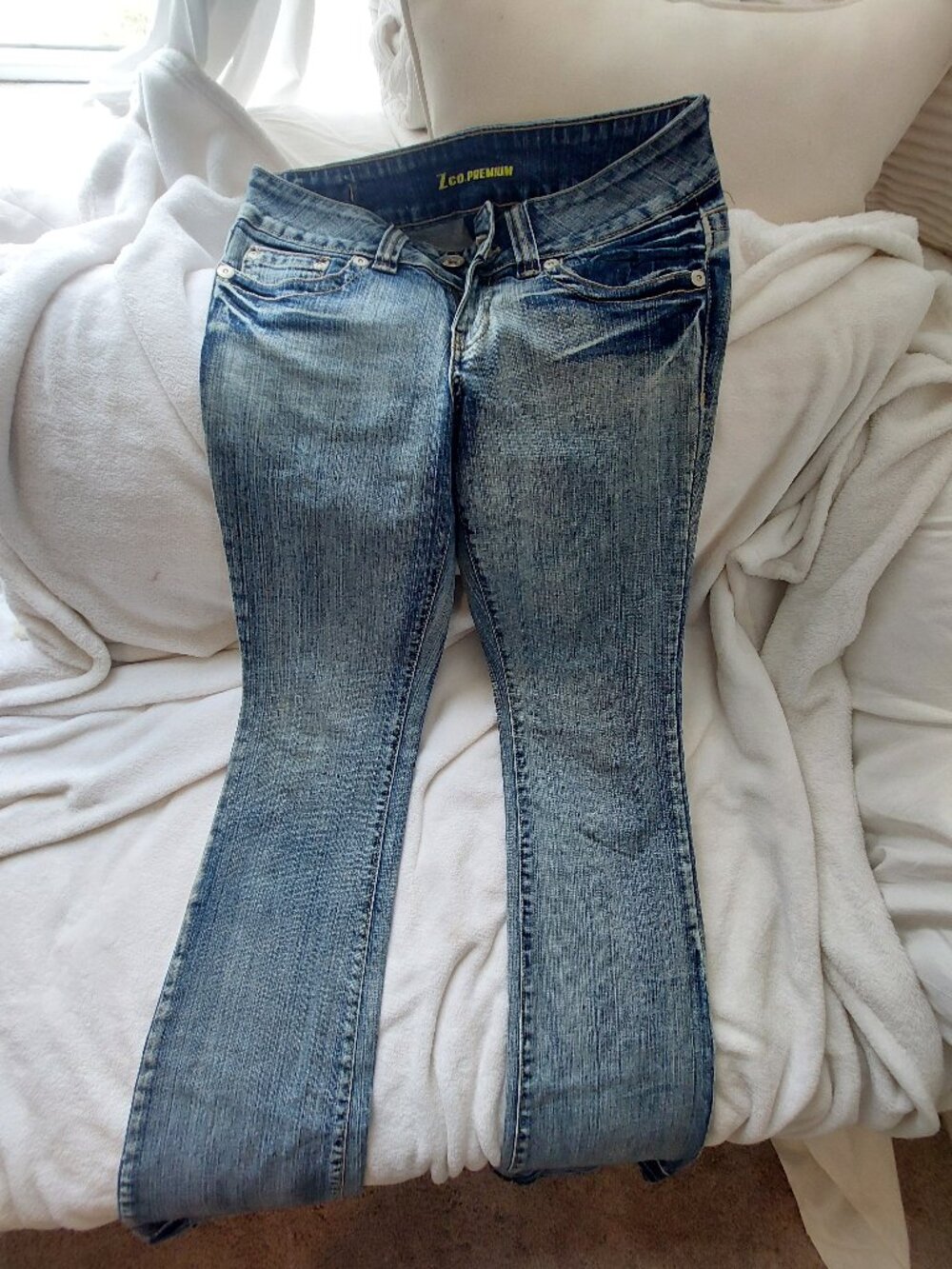 Z Co. Premium Faded Wash Bootcut Denim Jeans Size 7 Juniors